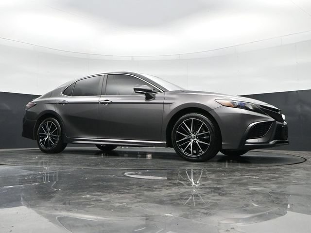 Used 2022 Toyota Camry SE FWD image 40
