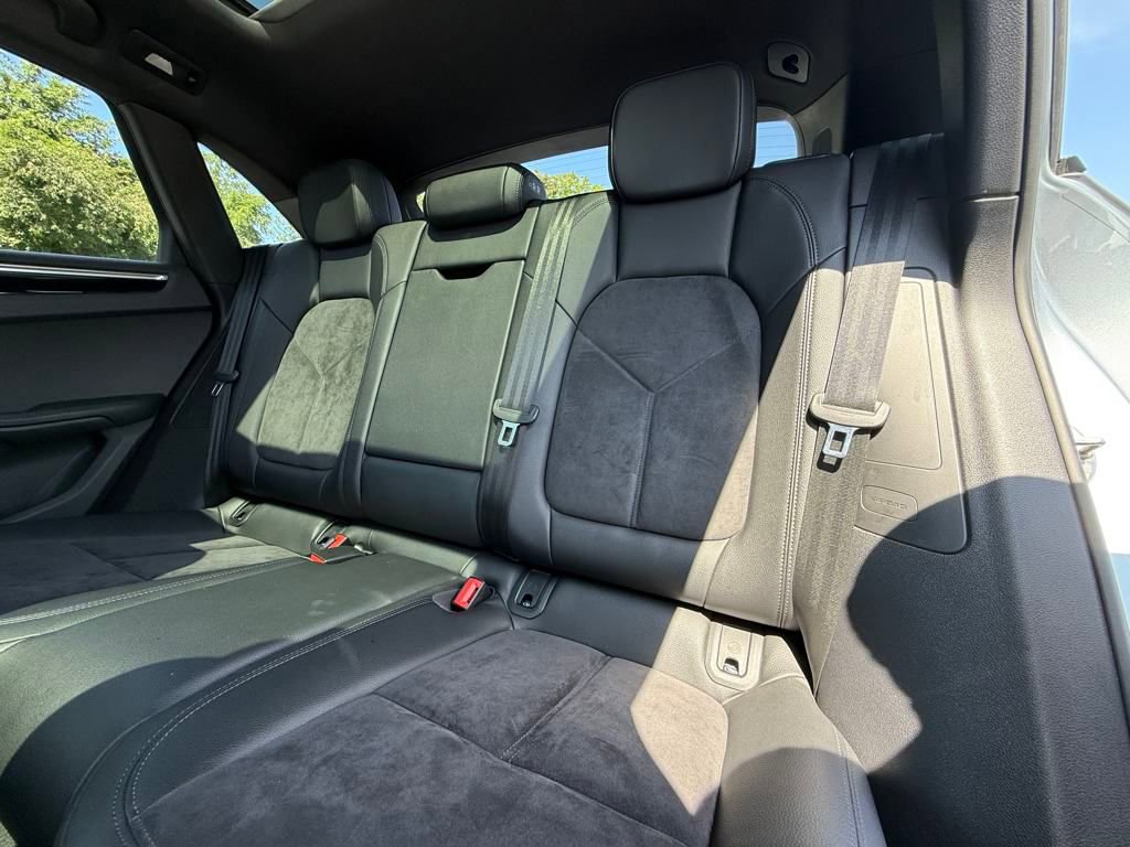 Used 2019 Porsche Macan AWD/4WD image 15
