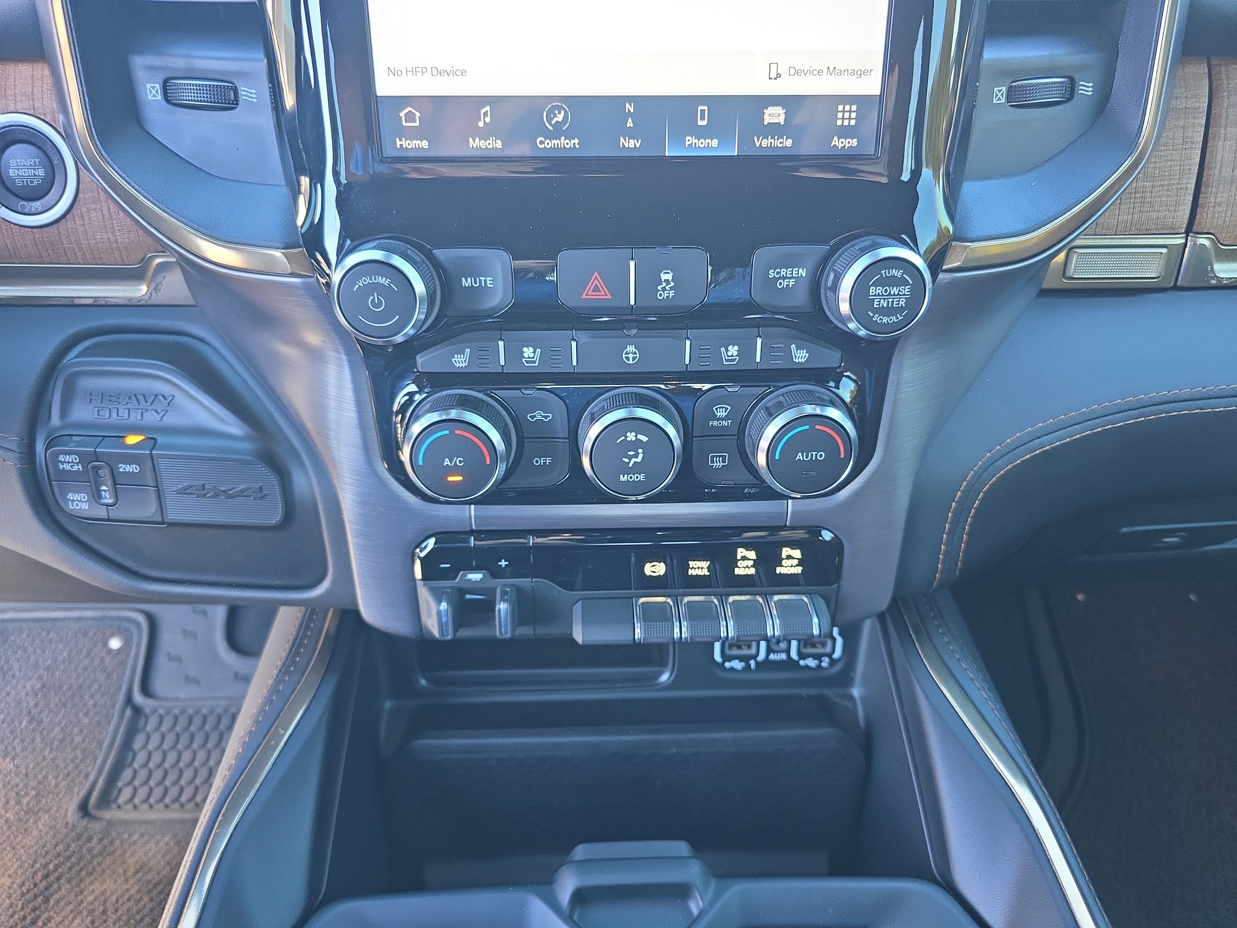 Used 2023 RAM 3500 Limited image 29