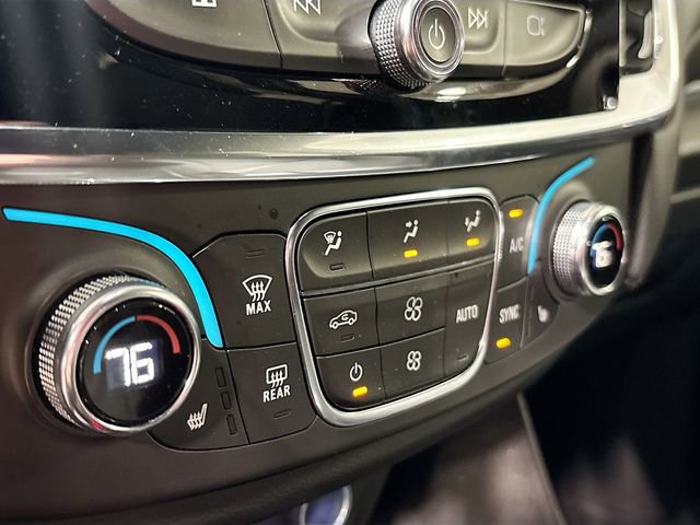 Used 2023 Chevrolet Traverse LT AWD/4WD image 17