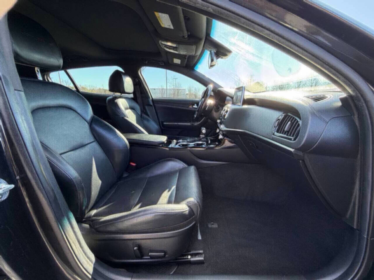 Used 2021 Kia Stinger GT-Line w/ Sun & Sound Package RWD image 14