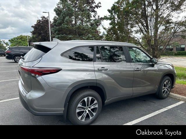 Used 2026 Toyota Highlander XLE AWD/4WD image 8