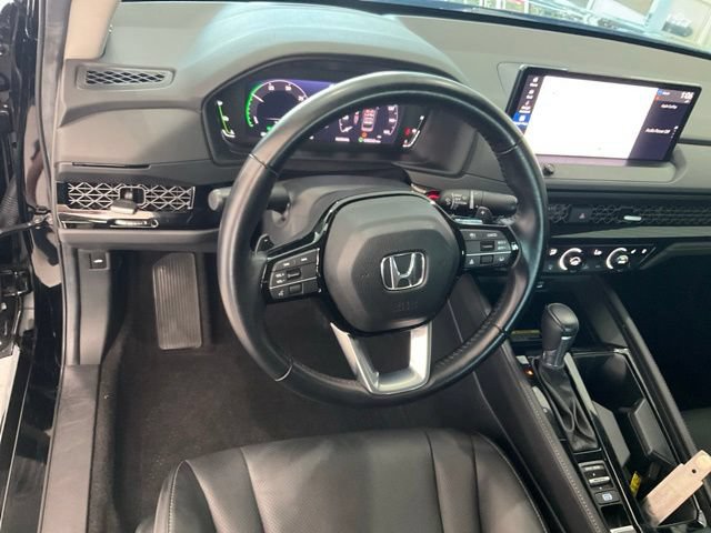 Used 2024 Honda Accord Touring image 8