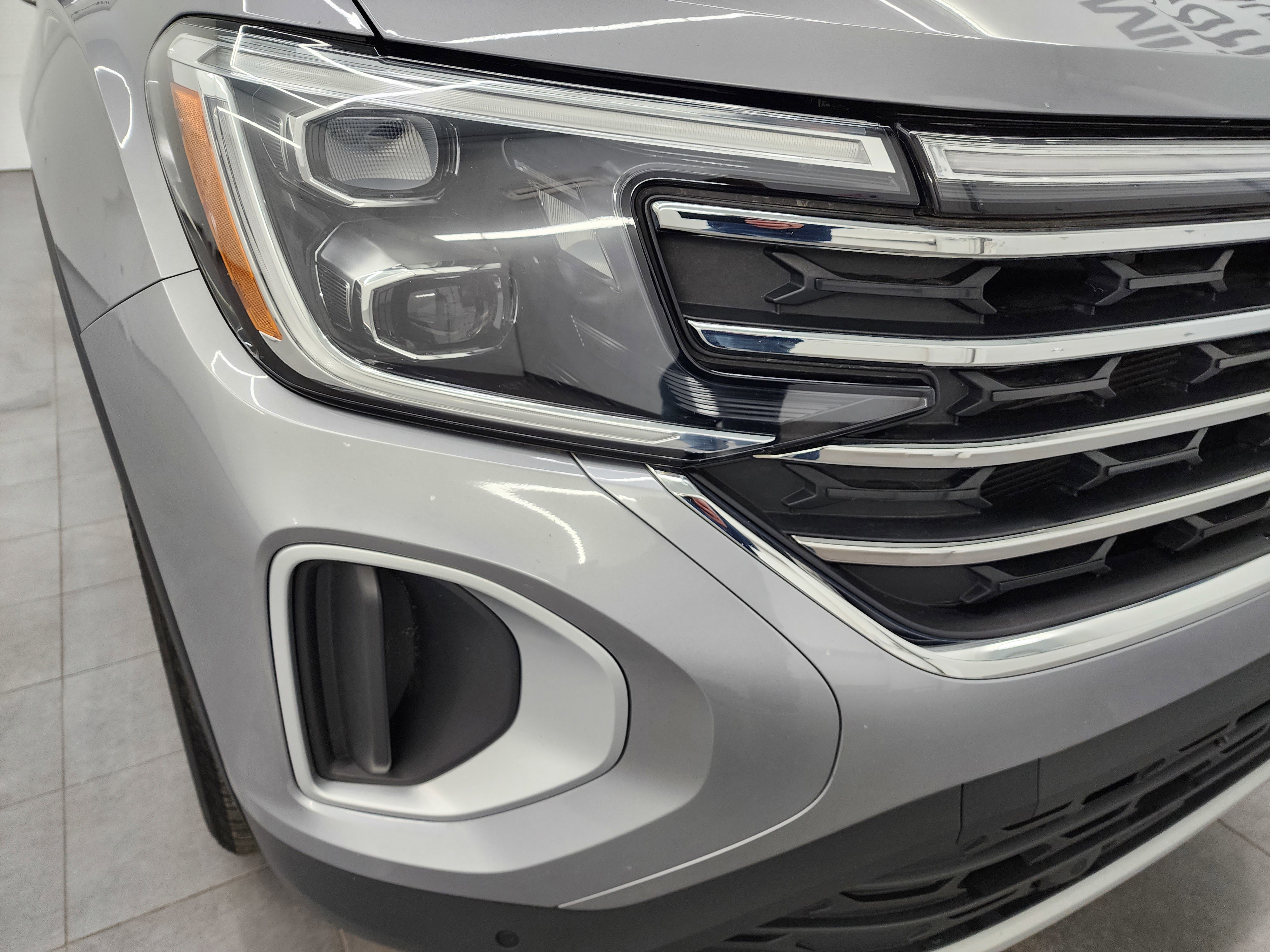 Used 2025 Volkswagen Atlas SE image 24