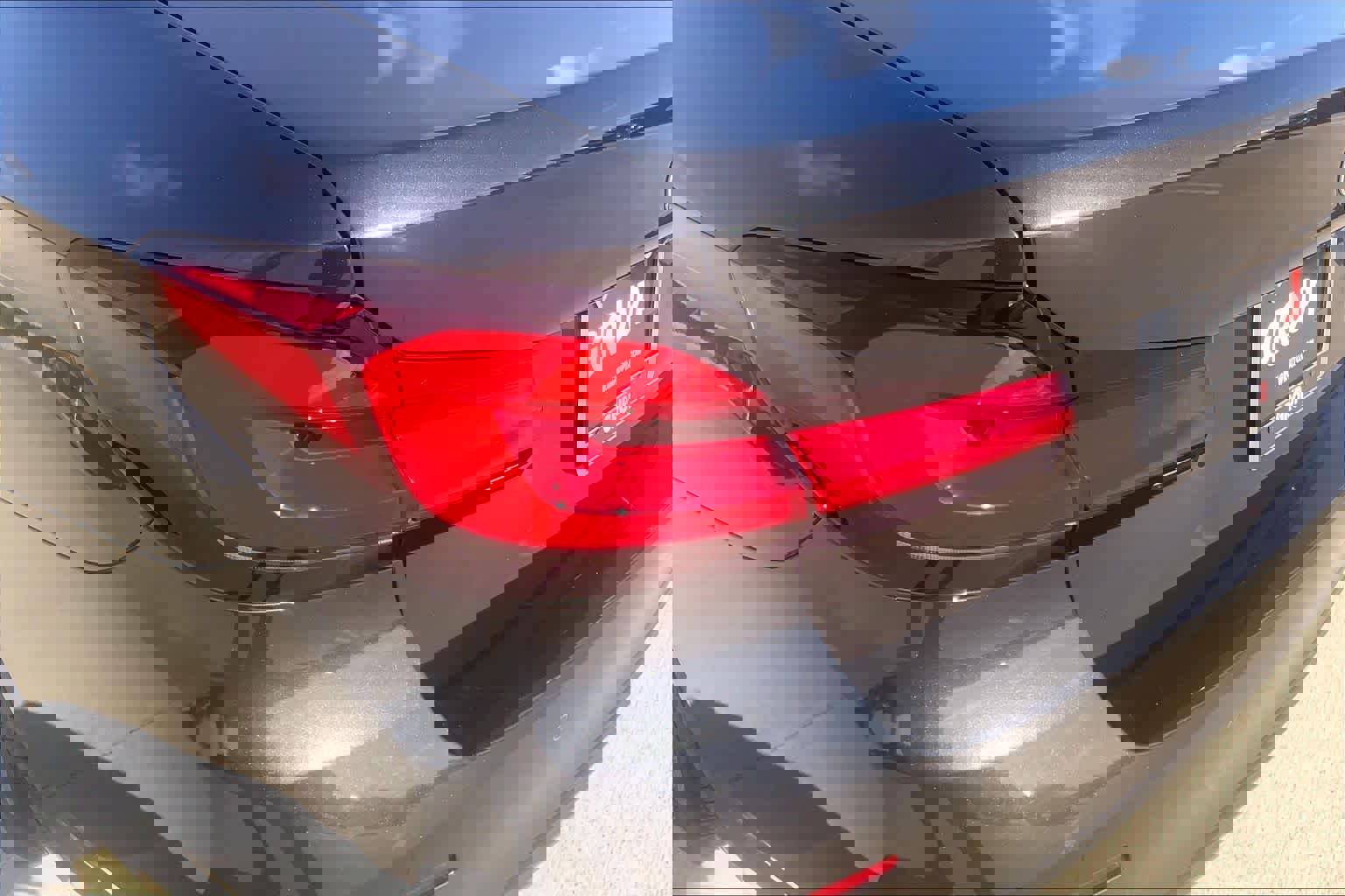 Used 2022 BMW 540i w/ Premium Package image 28