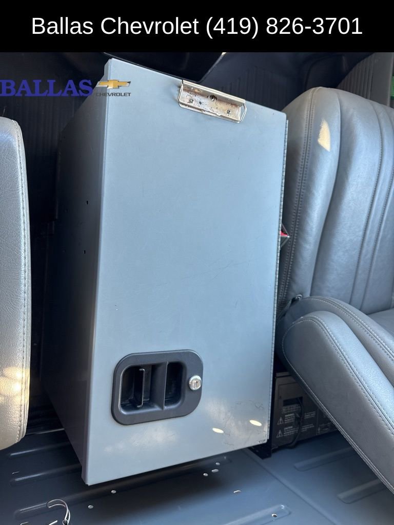 Used 2015 Chevrolet Express 2500 image 8