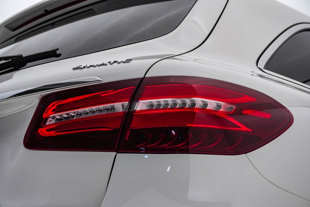 Used 2018 Mercedes-Benz GLC 300 4MATIC image 13