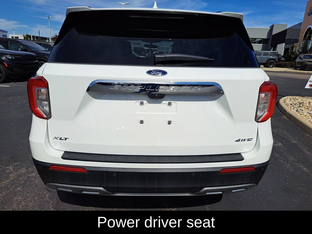 Used 2023 Ford Explorer XLT w/ Equipment Group 202A AWD/4WD image 4