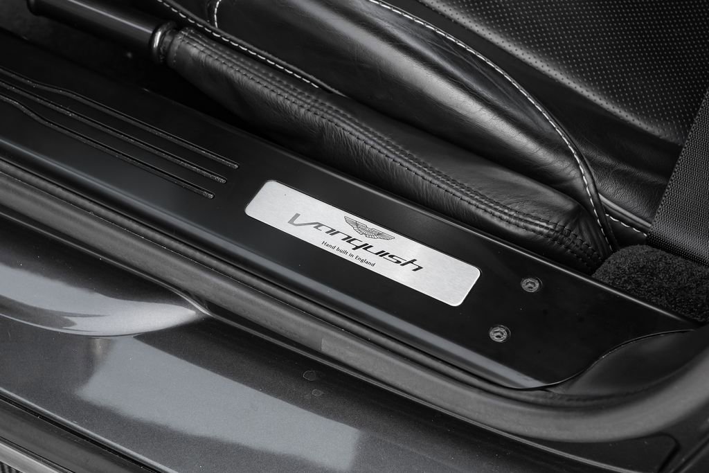 Used 2016 Aston Martin Vanquish Coupe RWD image 39