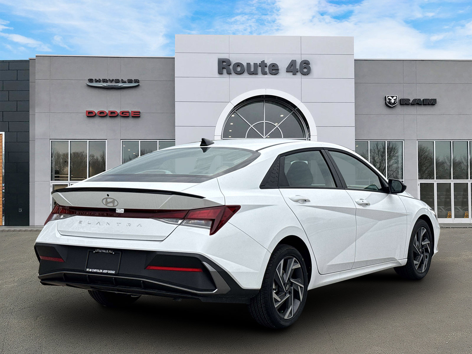 Used 2025 Hyundai Elantra Sport FWD image 5