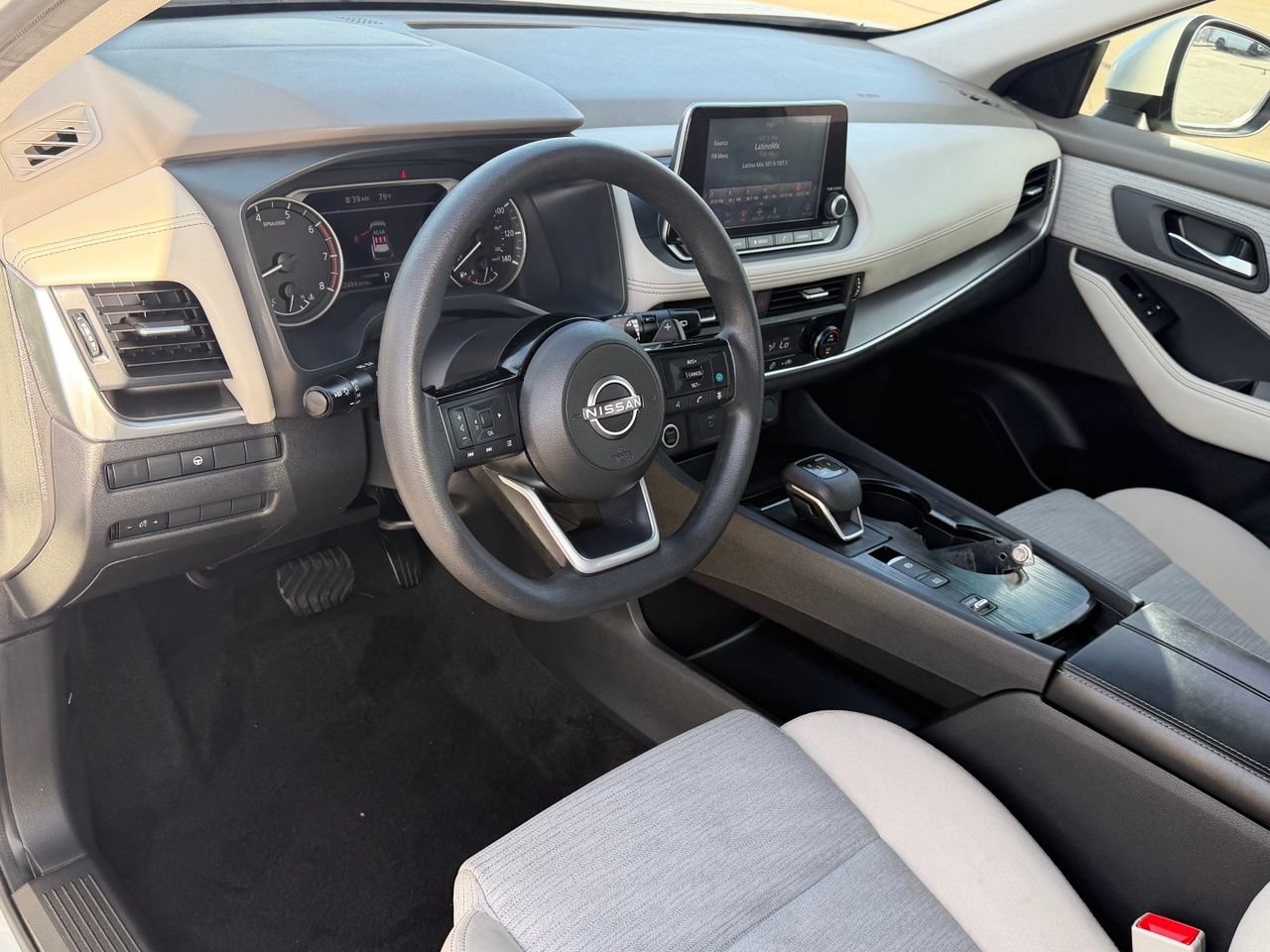 Certified 2023 Nissan Rogue SV FWD image 15
