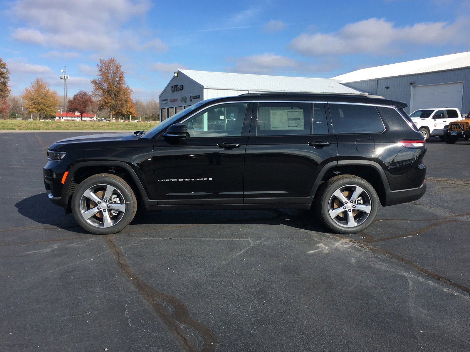 New 2025 Jeep Grand Cherokee L Limited image 6