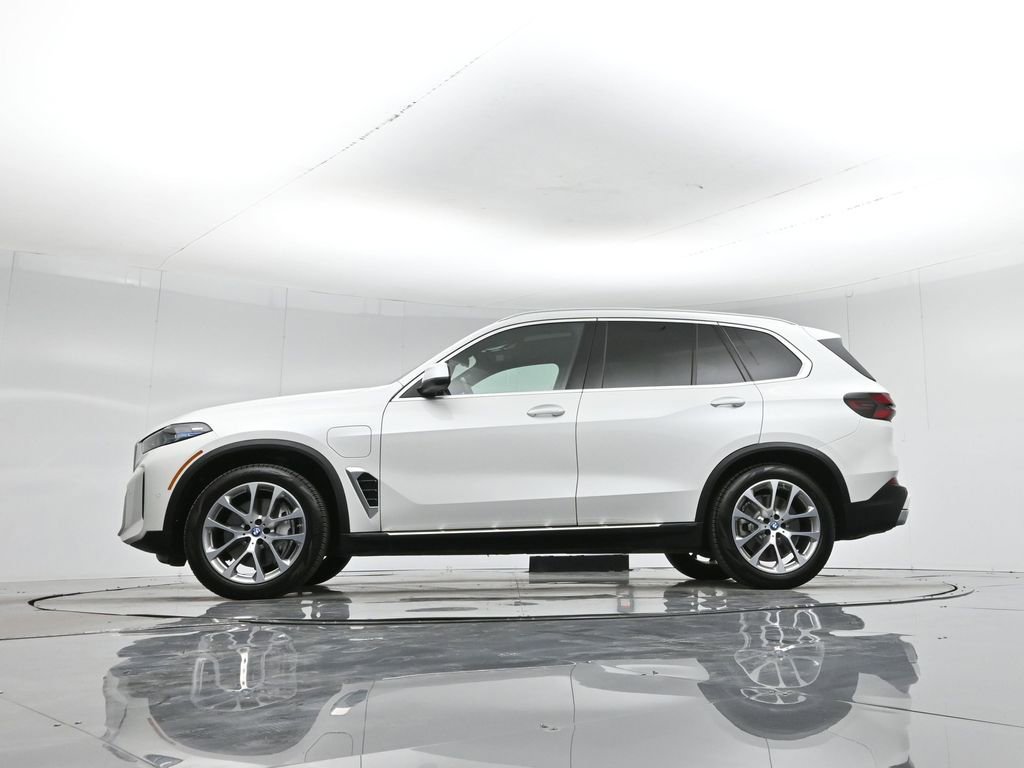 Used 2025 BMW X5 xDrive50e AWD/4WD image 8