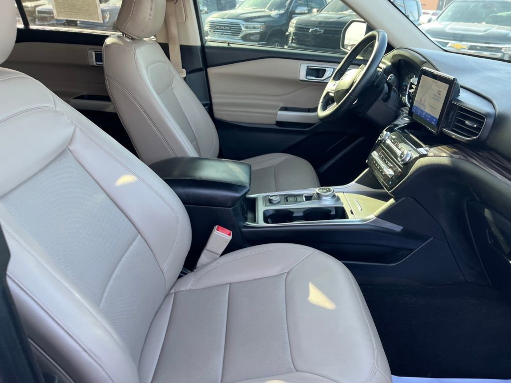 Used 2021 Ford Explorer Limited w/ Equipment Group 301A image 31