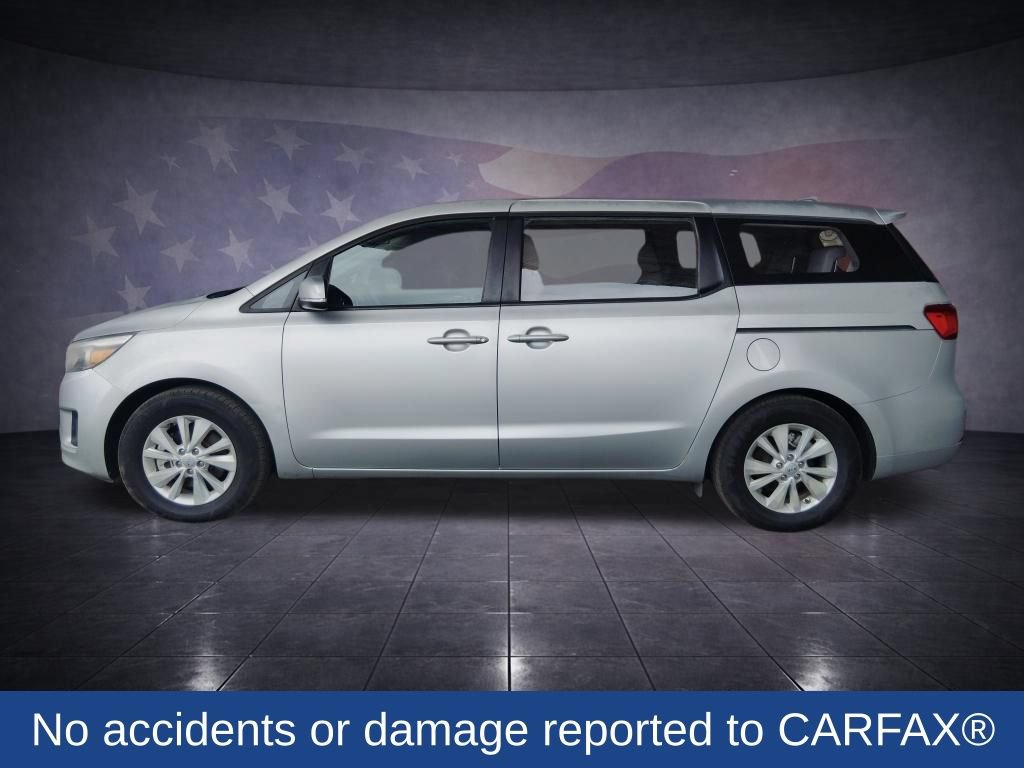 Used 2018 Kia Sedona L FWD image 2