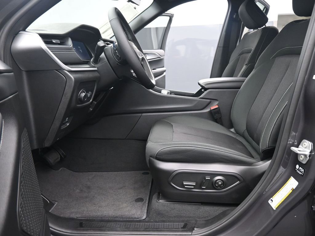 New 2025 Jeep Grand Cherokee L Laredo w/ Luxury Tech Group I image 10