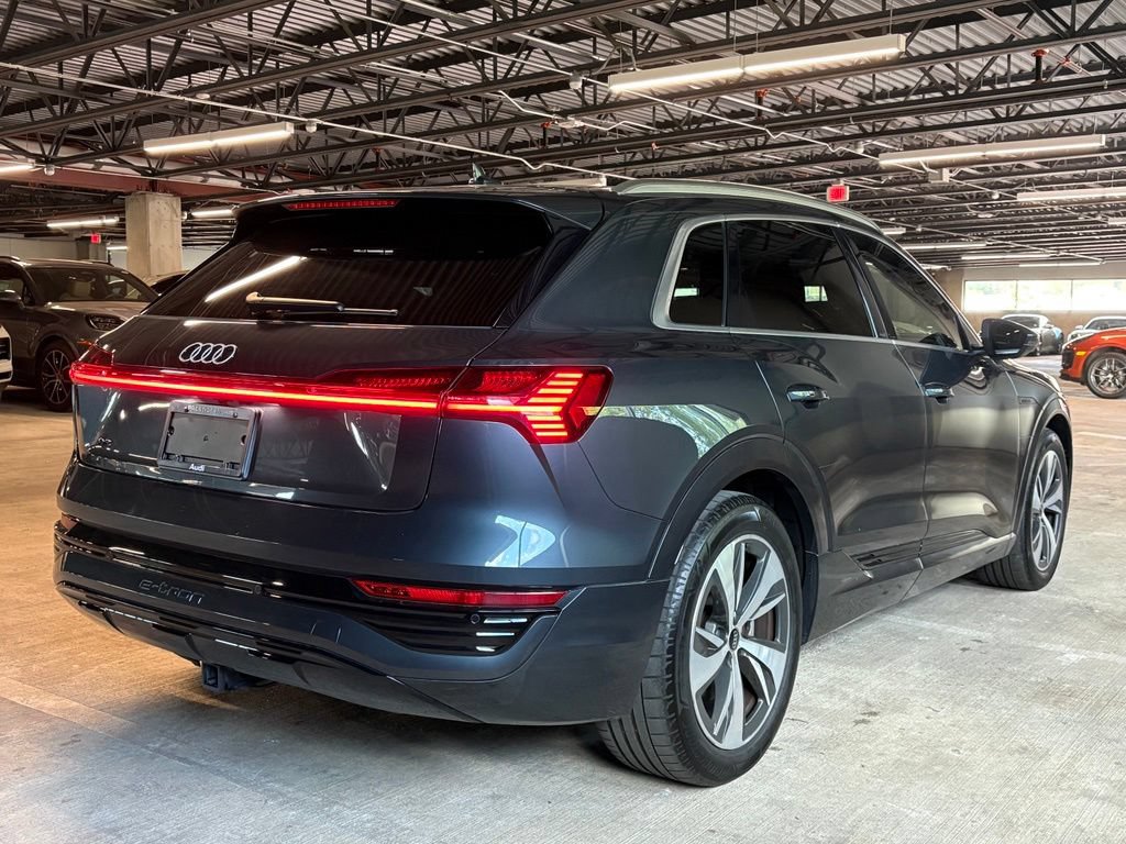 Used 2024 Audi Q8 e-tron Premium AWD/4WD image 8