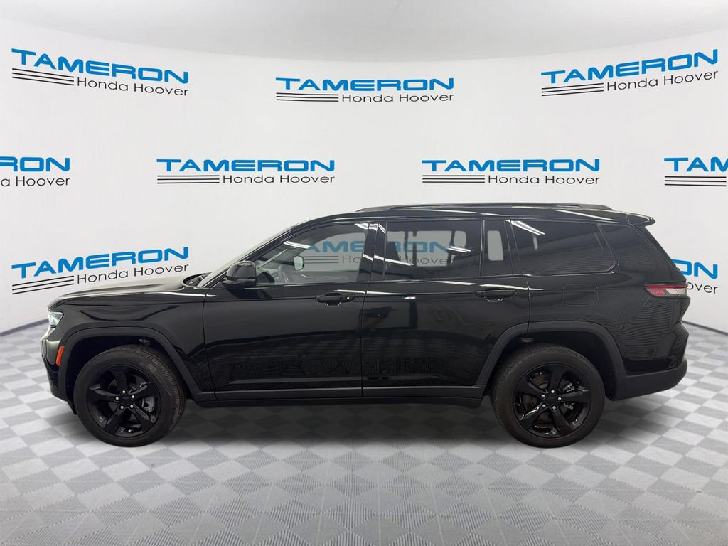 Used 2023 Jeep Grand Cherokee L Laredo RWD image 2
