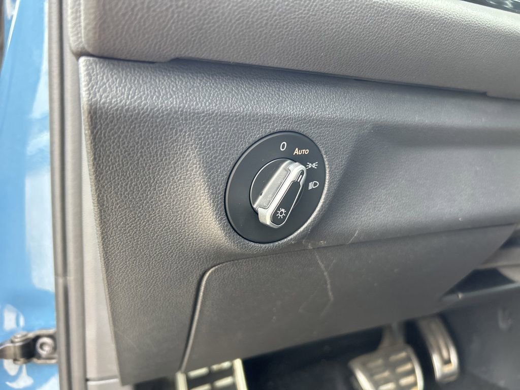 Used 2025 Volkswagen Jetta Sport FWD image 14