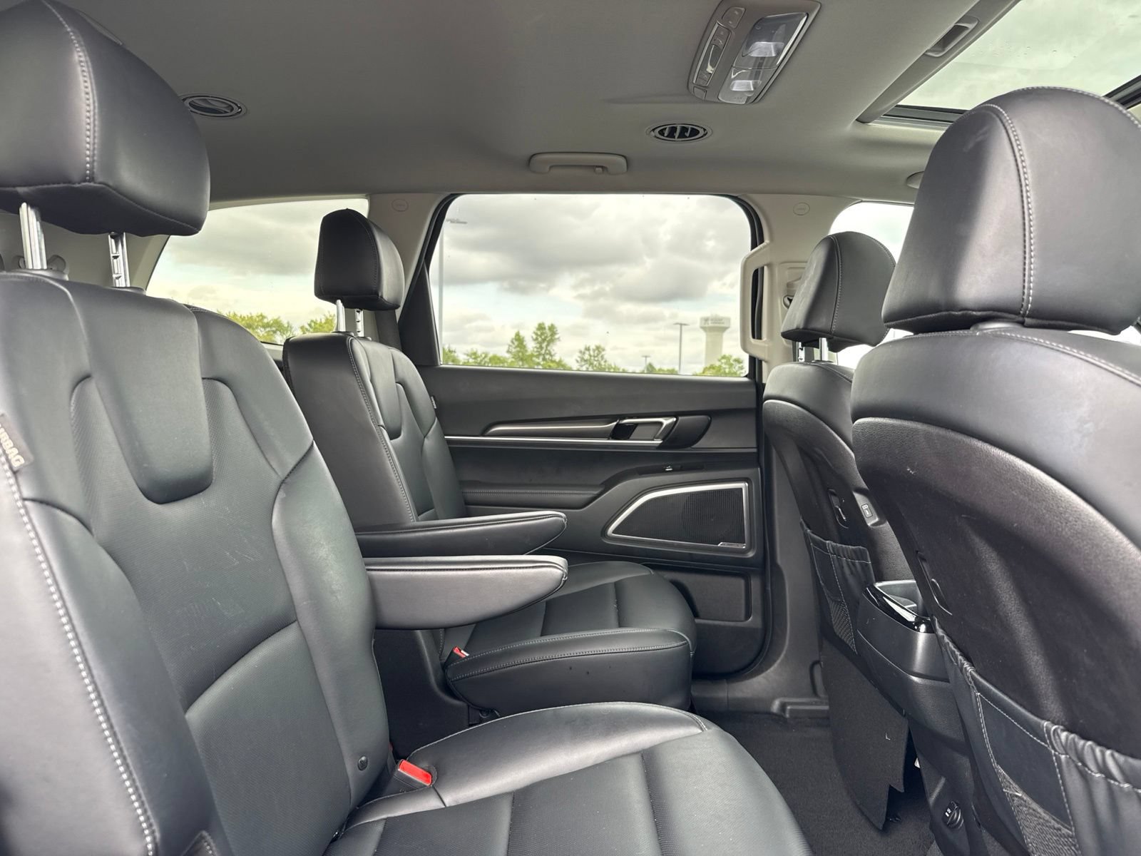 Used 2025 Kia Telluride S FWD image 17