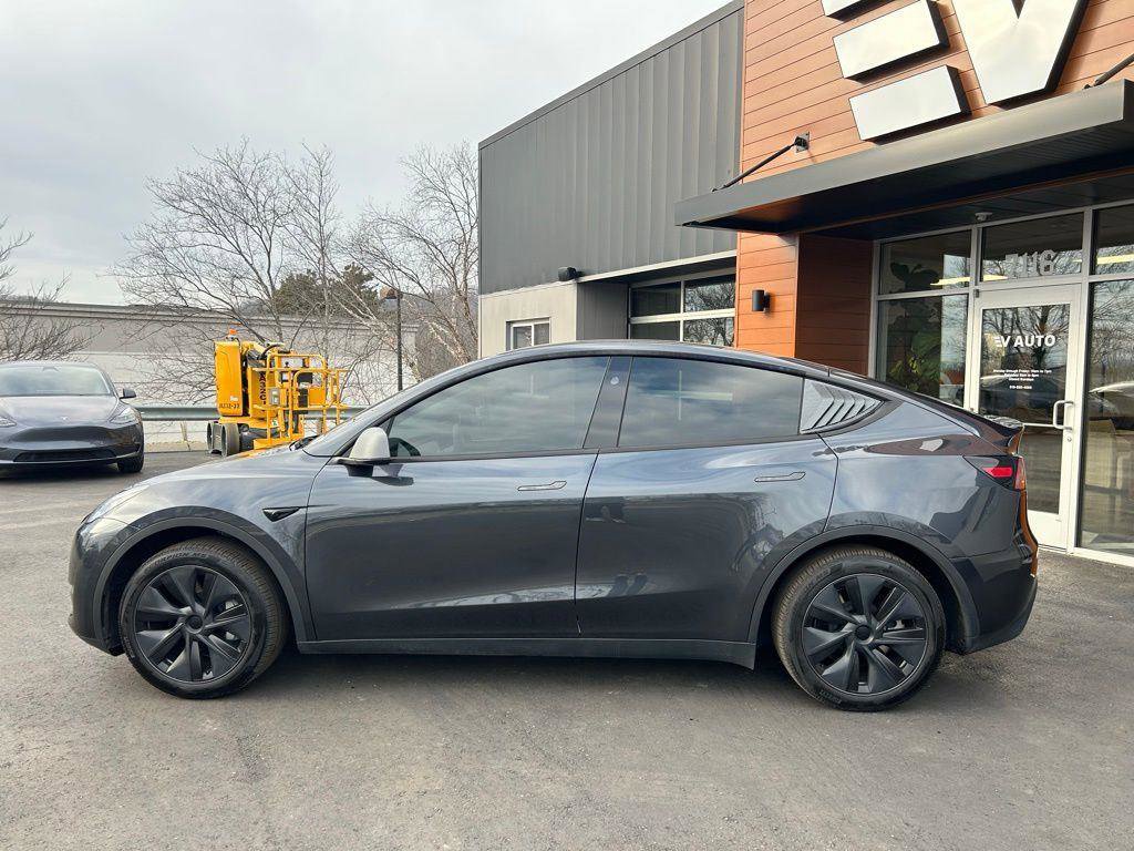 Used 2025 Tesla Model Y Long Range image 5