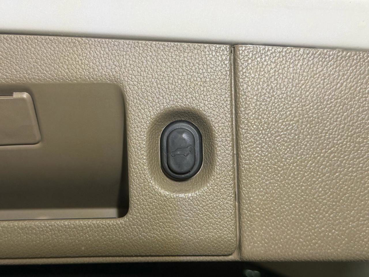 Used 2019 Chevrolet Tahoe Premier image 39