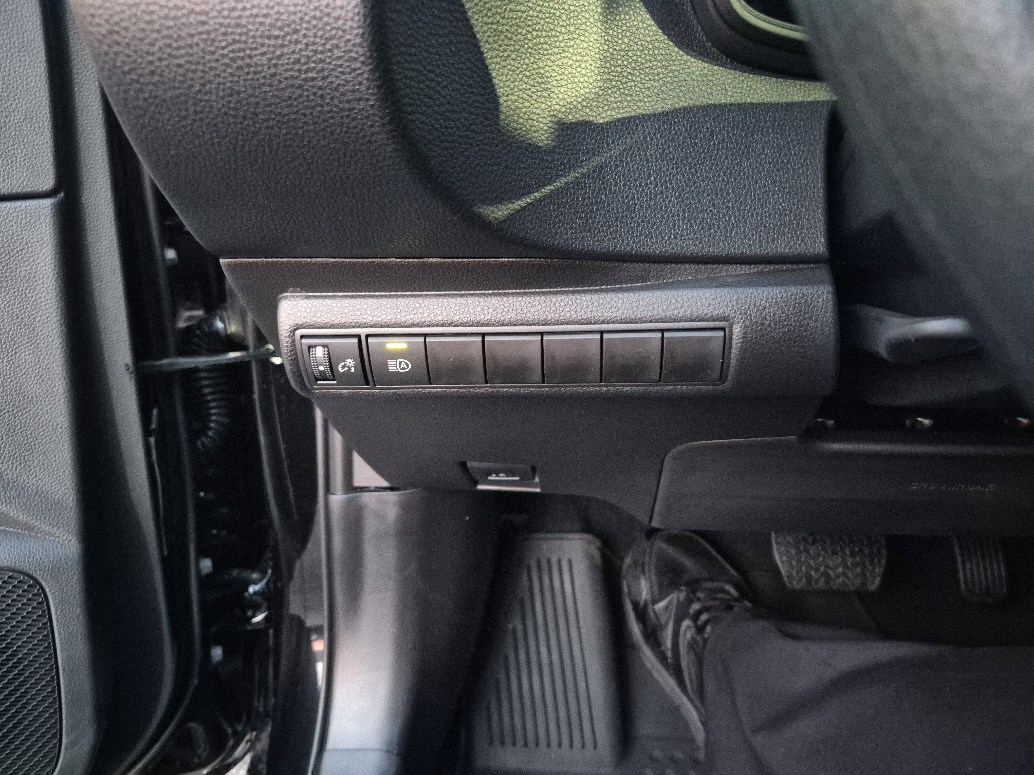 Used 2026 Toyota Corolla LE image 17