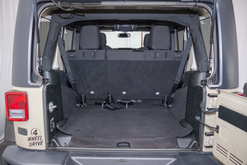 Used 2018 Jeep Wrangler Unlimited Sport S image 13