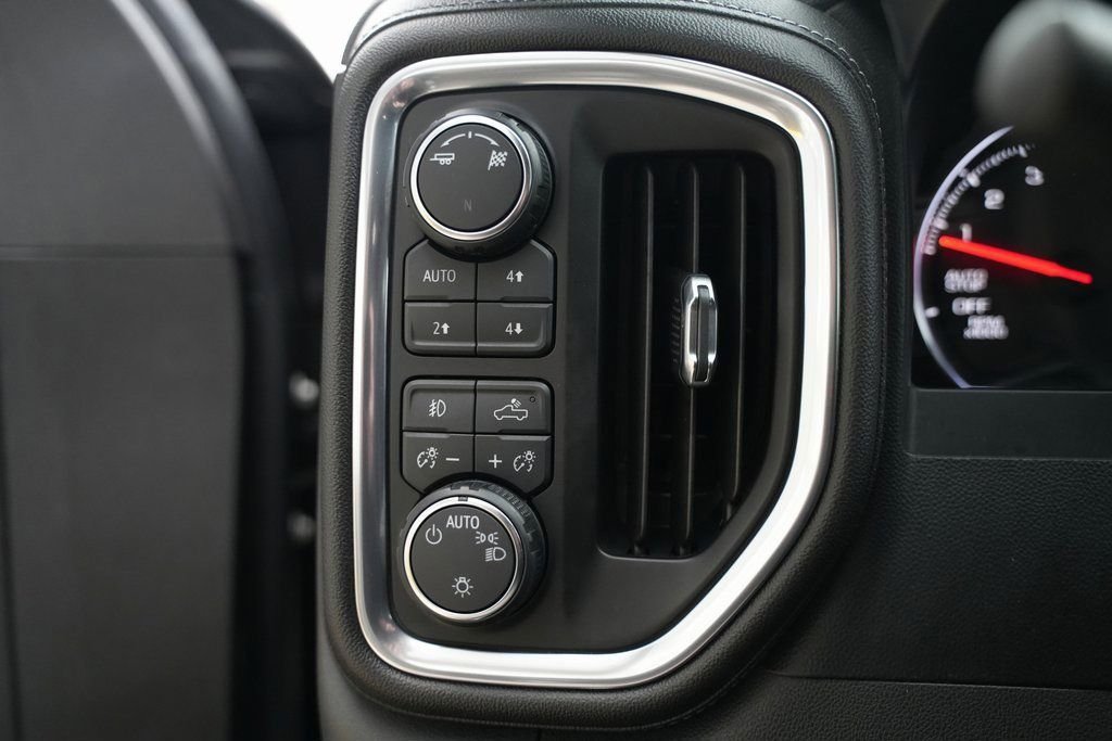 Used 2019 Chevrolet Silverado 1500 LT Trail Boss image 14