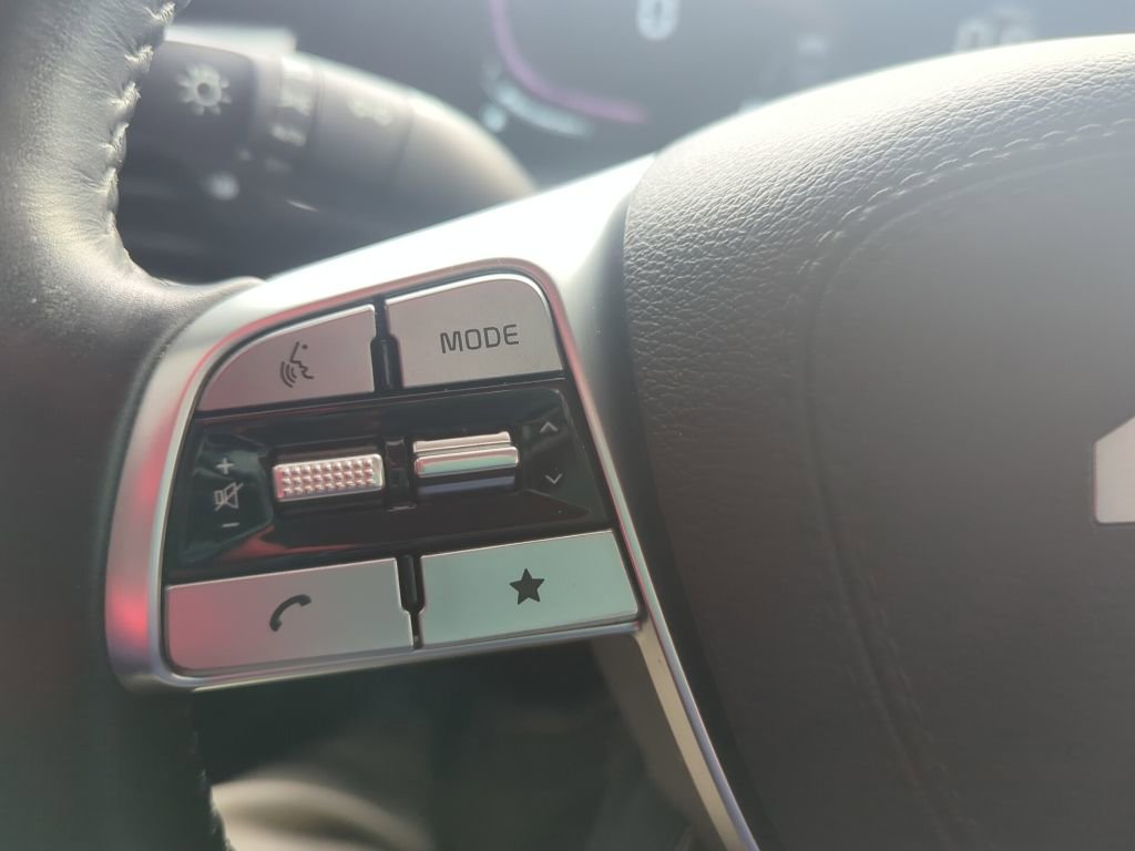 Used 2023 Kia Telluride S image 40