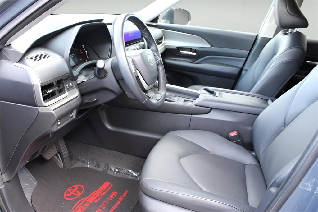 Certified 2024 Toyota Grand Highlander XLE image 8