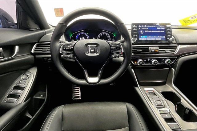 Used 2022 Honda Accord Sport image 4