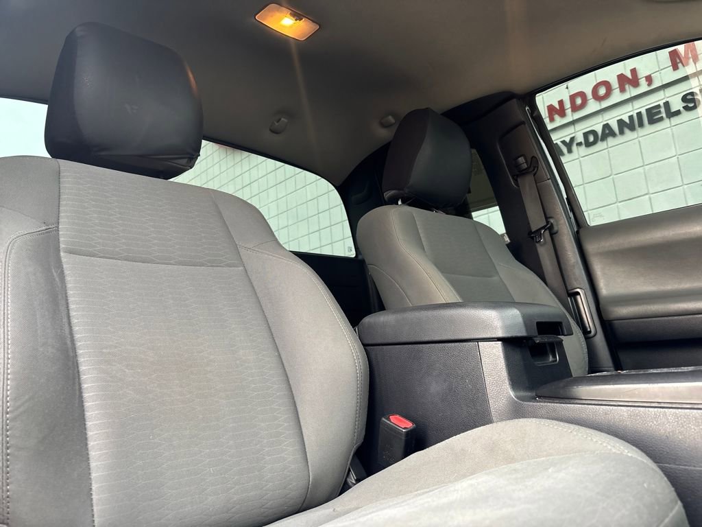 Used 2017 Toyota Tacoma SR image 22