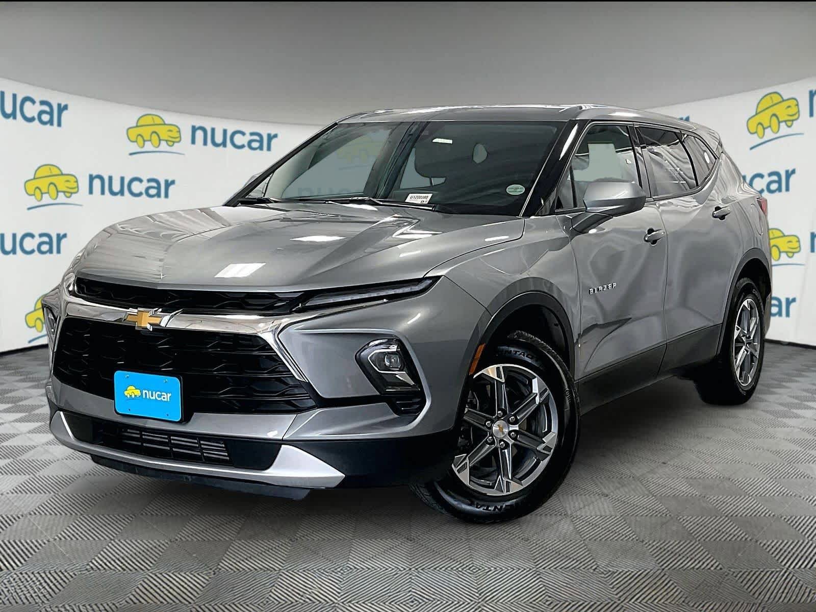 Used 2025 Chevrolet Blazer LT AWD/4WD image 3