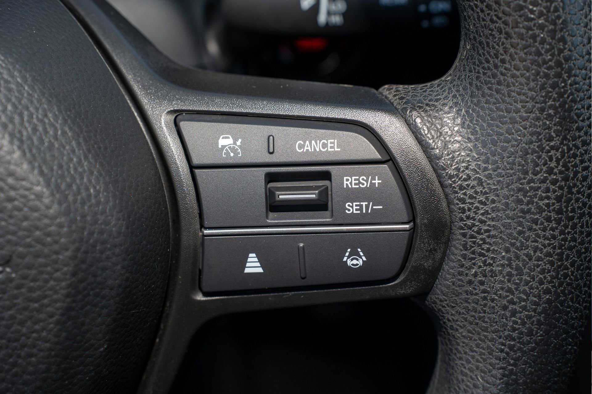Certified 2023 Honda HR-V LX image 30