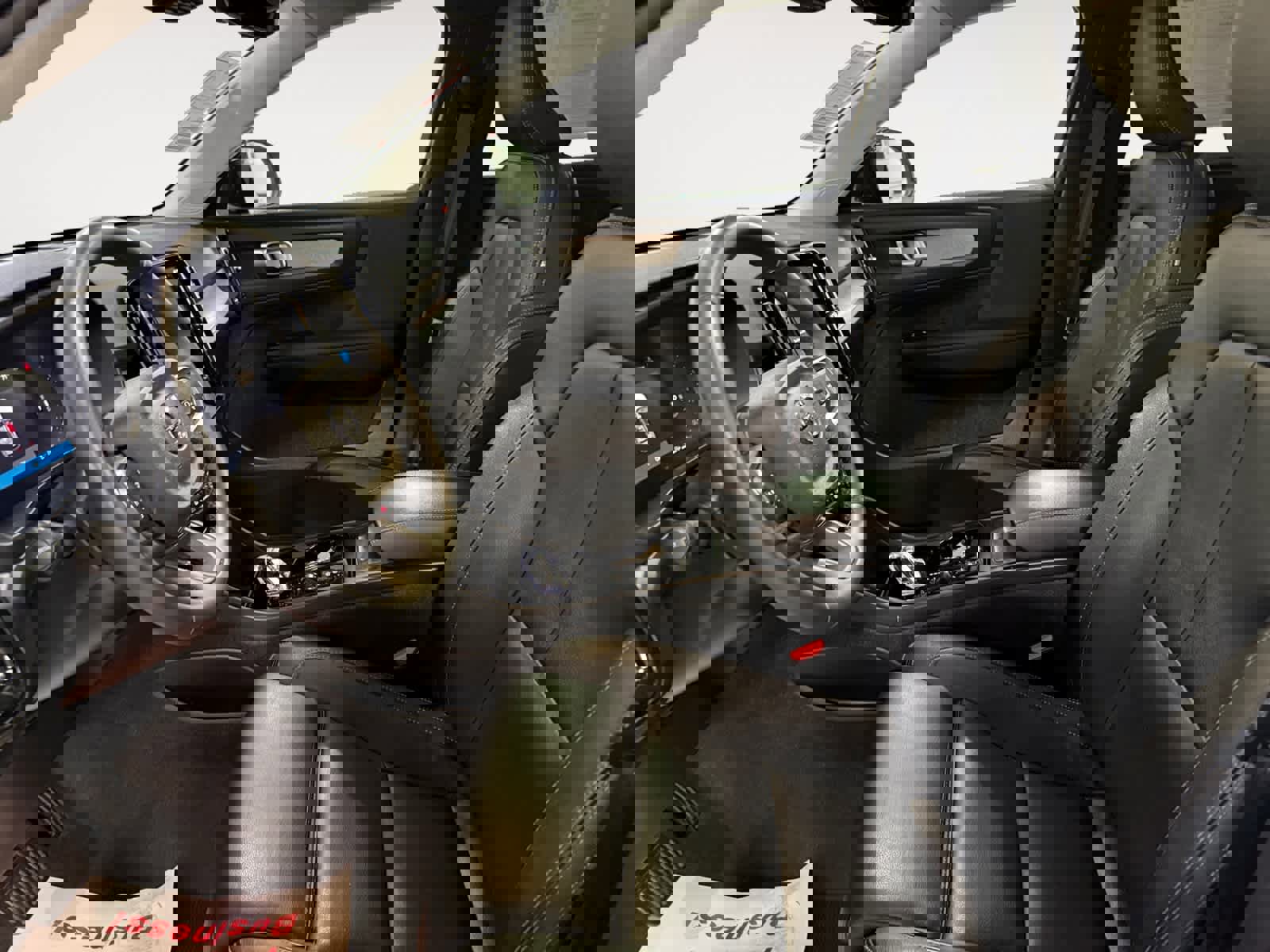 Used 2024 Volvo XC40 B5 Plus AWD/4WD image 13