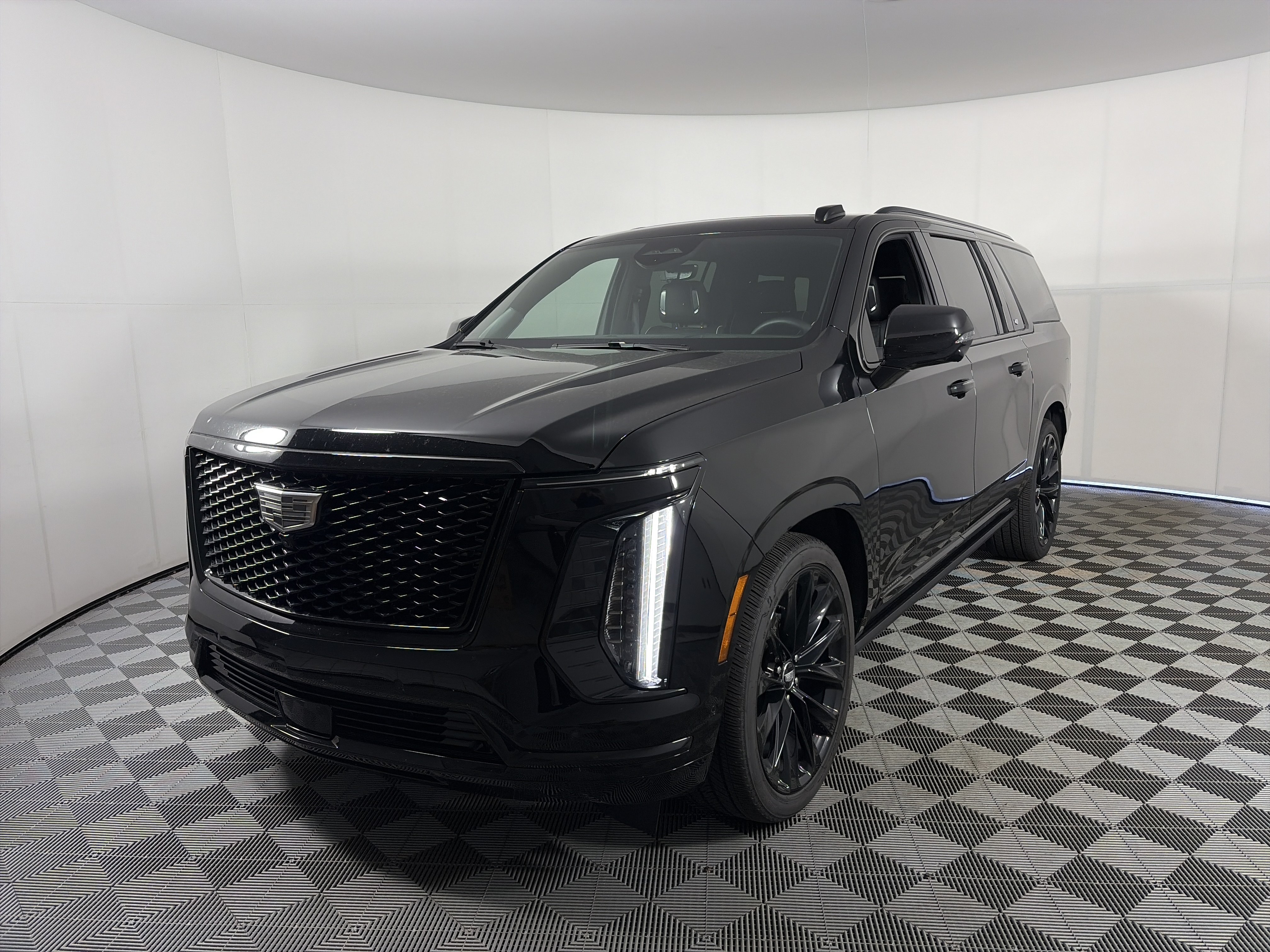 Certified 2026 Cadillac Escalade ESV Platinum Sport w/ LPO, ONYX Package AWD/4WD image 2