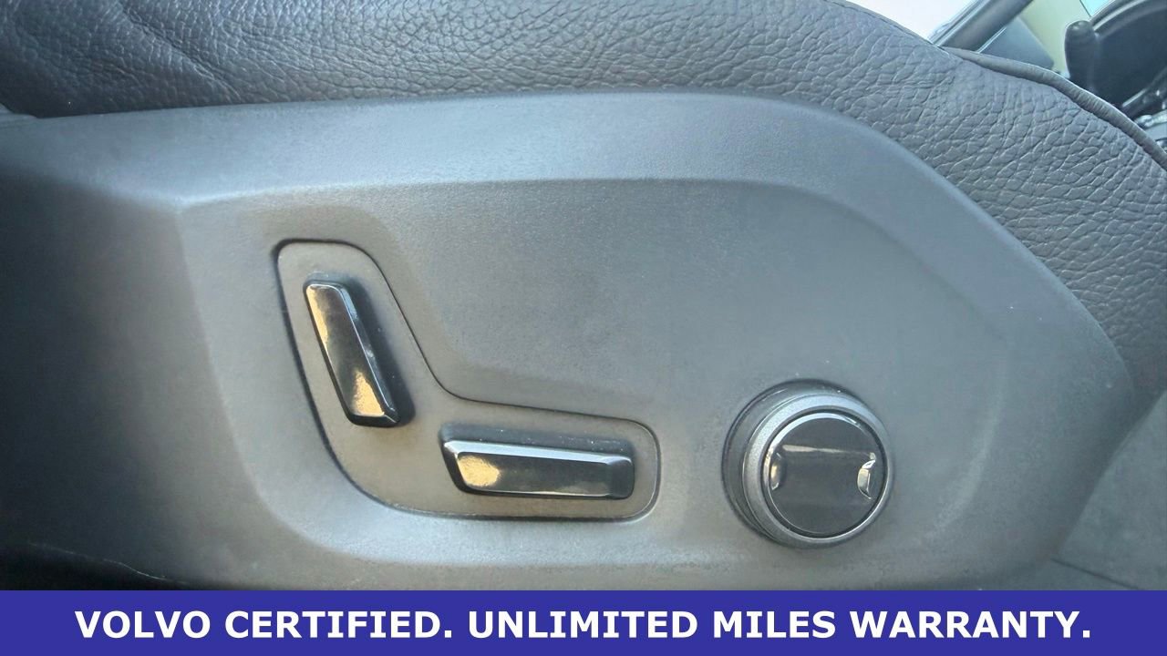 Certified 2024 Volvo XC60 B5 Plus w/ Climate Package AWD/4WD image 11