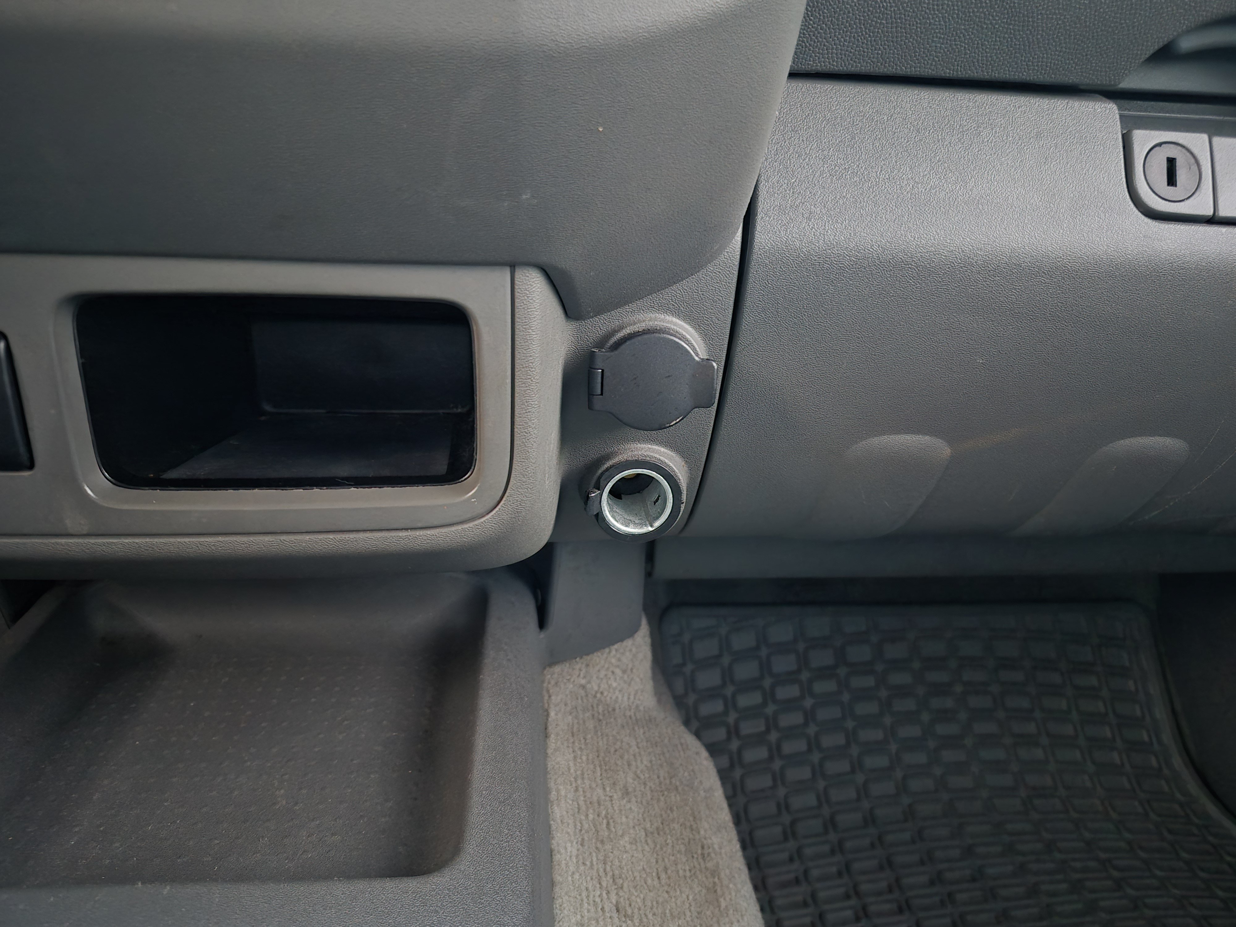 Used 2016 Nissan Frontier SV RWD image 28