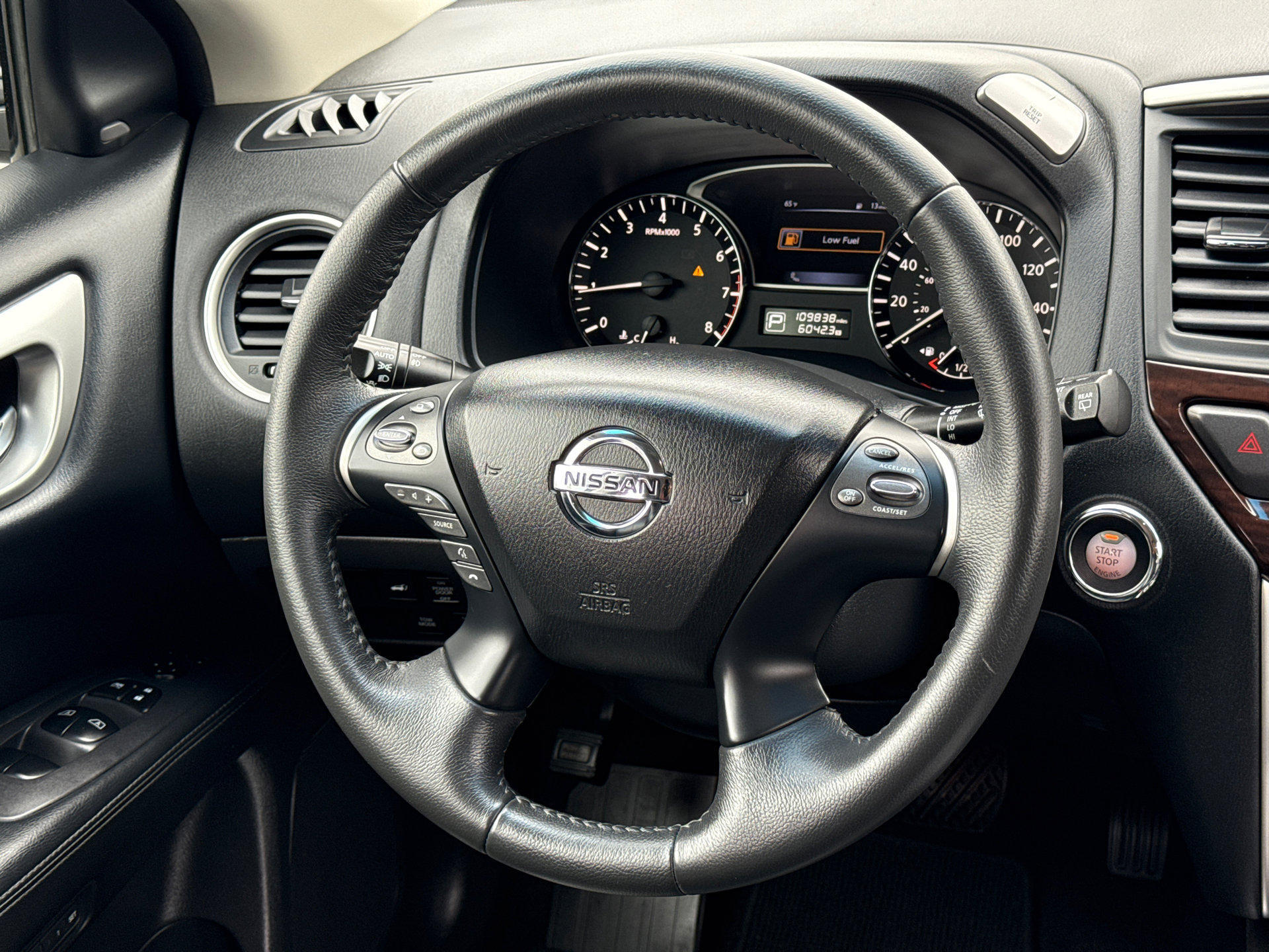 Used 2015 Nissan Pathfinder SL FWD image 22