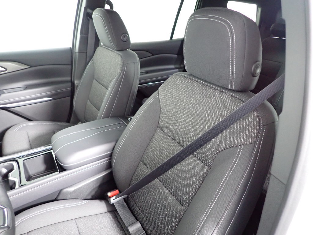 New 2027 Chevrolet Traverse LT w/ LPO, Floor Liner Package AWD/4WD image 23