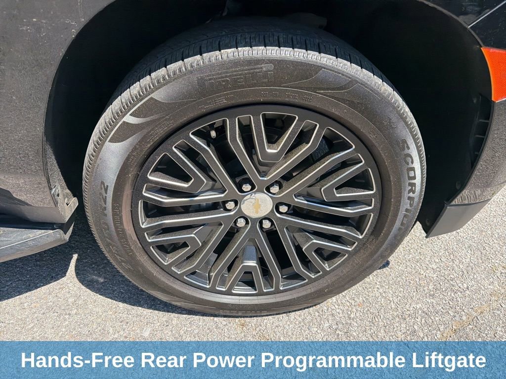 Used 2021 Chevrolet Tahoe Premier w/ Premium Package AWD/4WD image 19