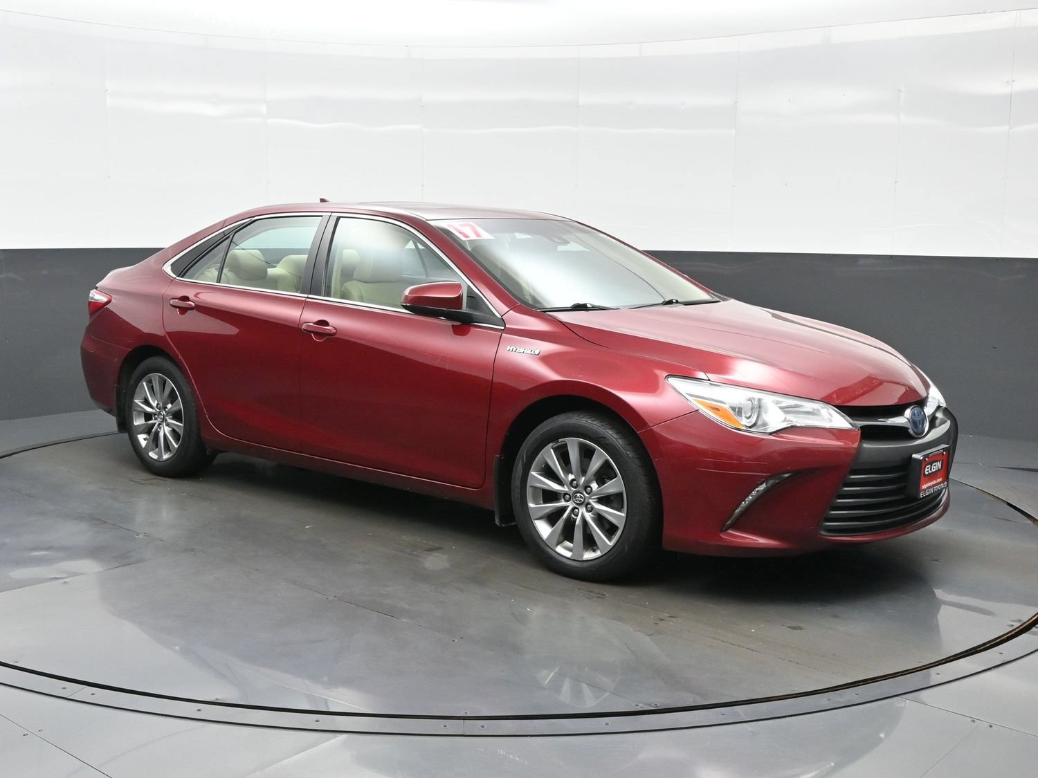 Used 2017 Toyota Camry XLE w/ Moonroof Package FWD image 8