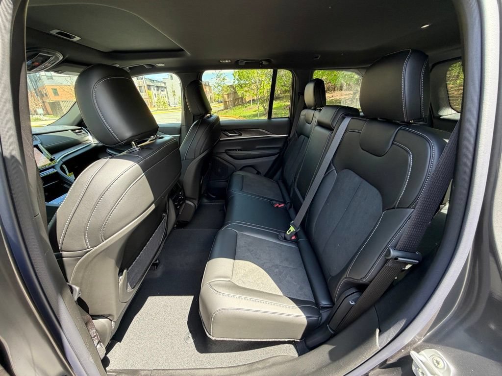 New 2026 Jeep Grand Cherokee Altitude AWD/4WD image 11