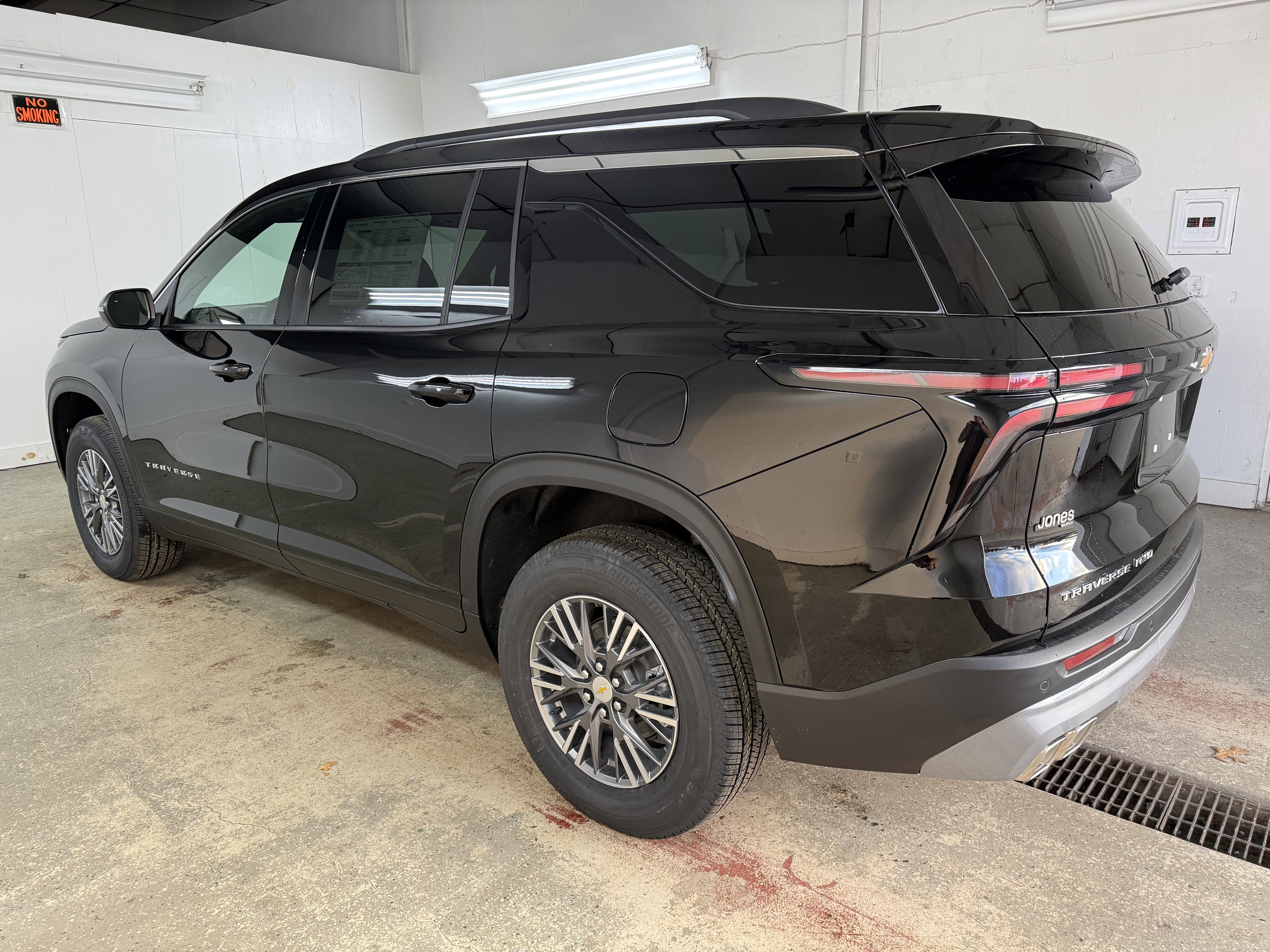 New 2026 Chevrolet Traverse LT image 4