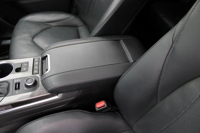 Used 2020 Toyota Highlander Limited image 33