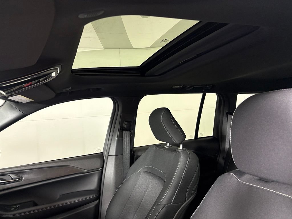 New 2027 Jeep Grand Cherokee Laredo X RWD image 35