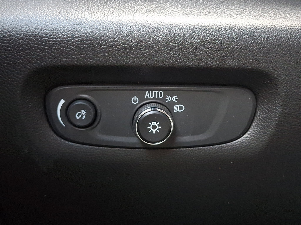 Certified 2023 Chevrolet Traverse LT FWD image 24