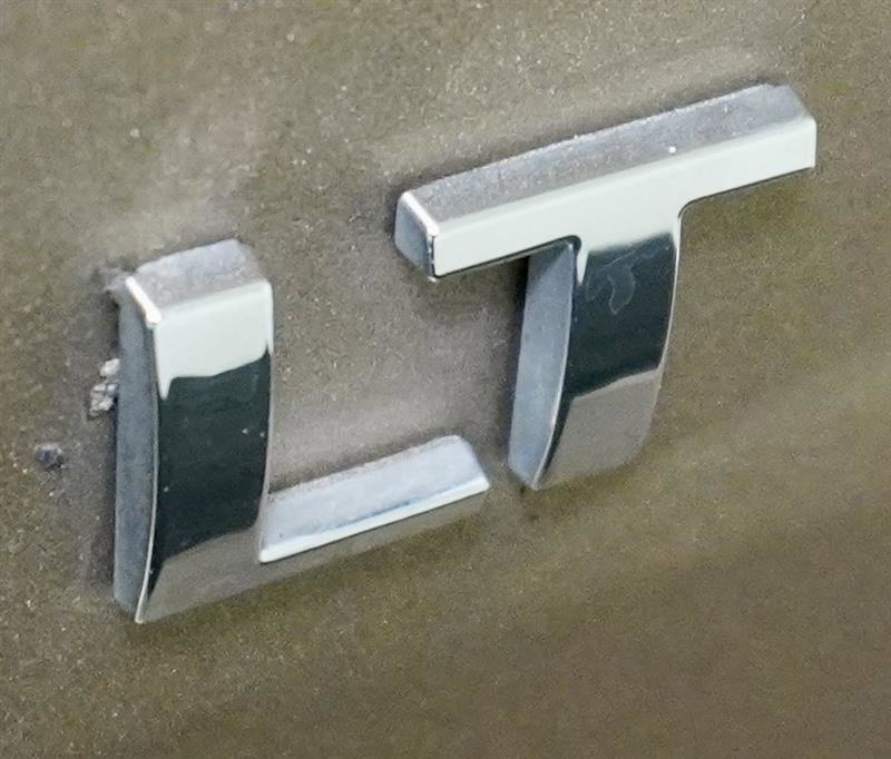 Used 2018 Chevrolet Trax LT w/ LT Convenience Package FWD image 38