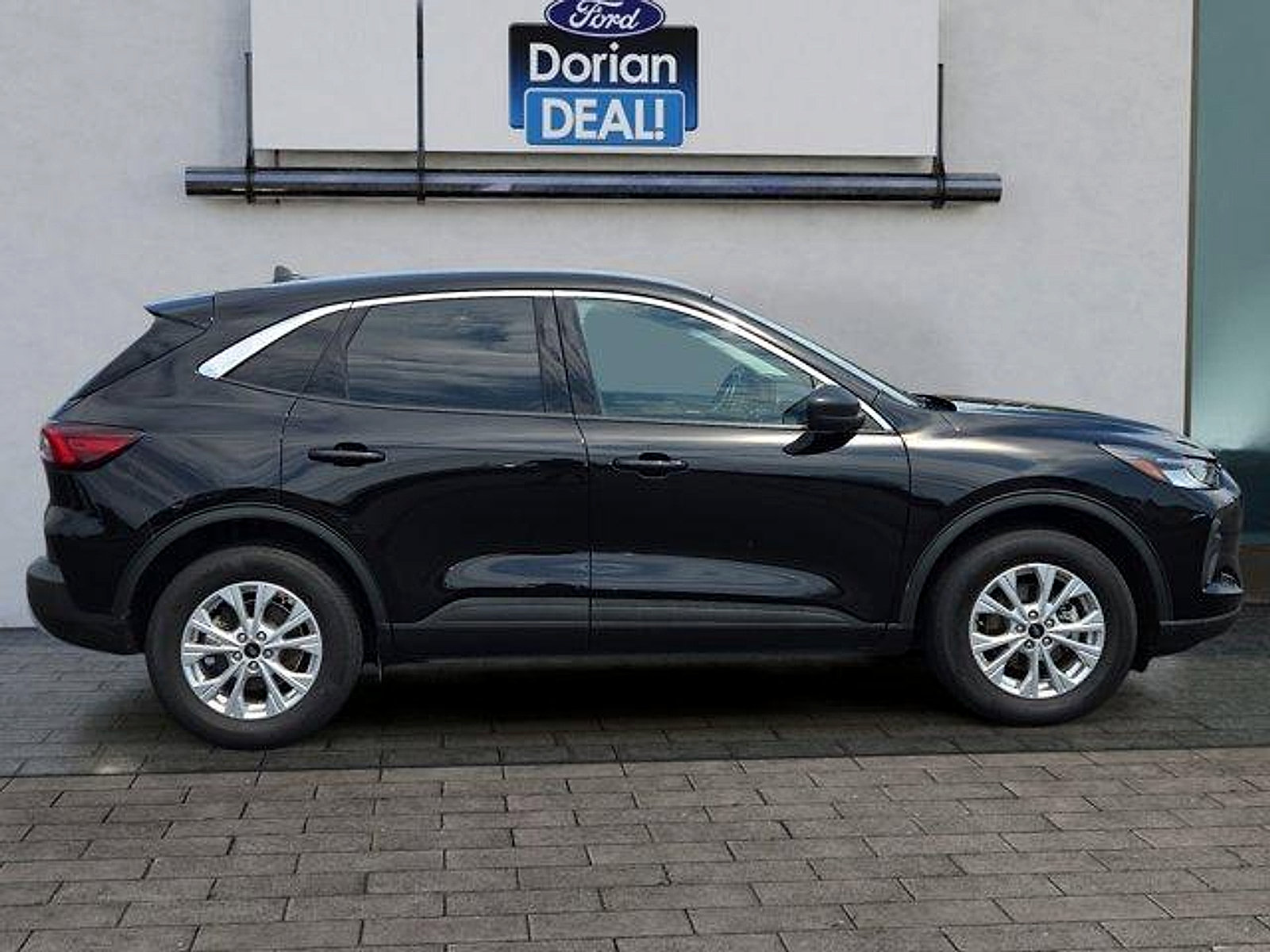 Certified 2023 Ford Escape Active AWD/4WD image 2